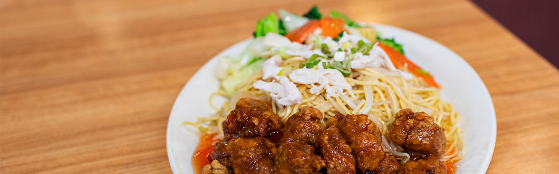 A plate of Chicken chow mein 